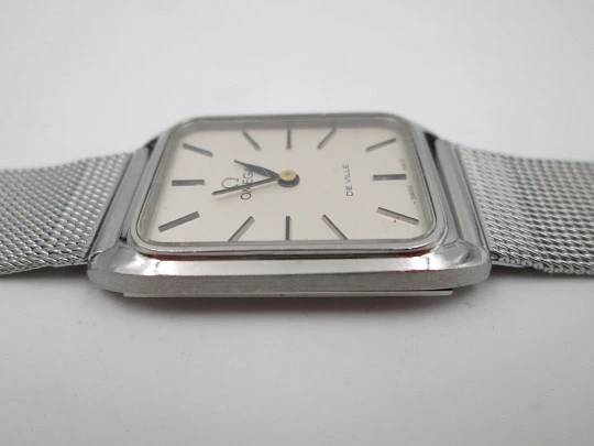 Omega De Ville mujer. Acero inoxidable. Caja rectangular. Cuerda manual. Brazalete. 1970