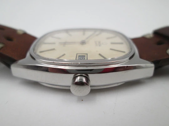 Omega De Ville. Acero inoxidable. Calendario. Caja cuadrada. Calibre cuarzo. Suiza. 1970 Omega De Ville. Acero inoxidable. Calendario. Caja cuadrada. Calibre cuarzo. Suiza. 1970