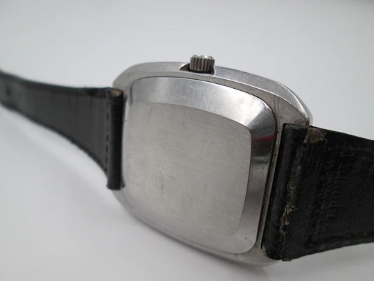 Omega De Ville. Stainless steel. Quartz. Calendar. Leather strap. 1970's