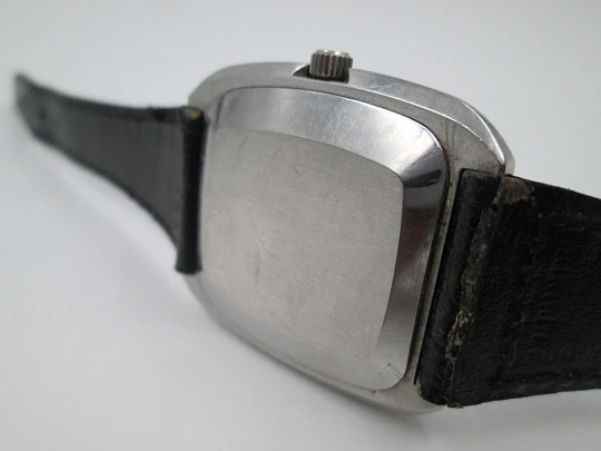 Omega De Ville. Stainless steel. Quartz. Calendar. Leather strap. 1970's