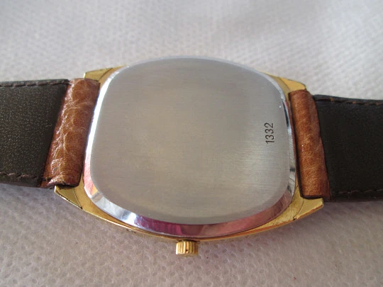 Omega De Ville. Steel & 20 microns gold plated. Quartz. Date. Strap. 1970's
