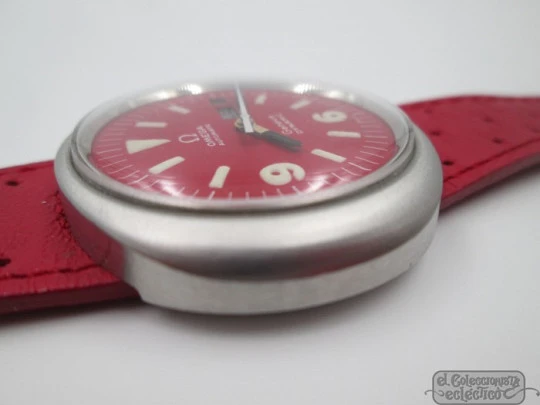 Omega Genève Dynamic. Steel. Automatic. Date & Day. Red dial