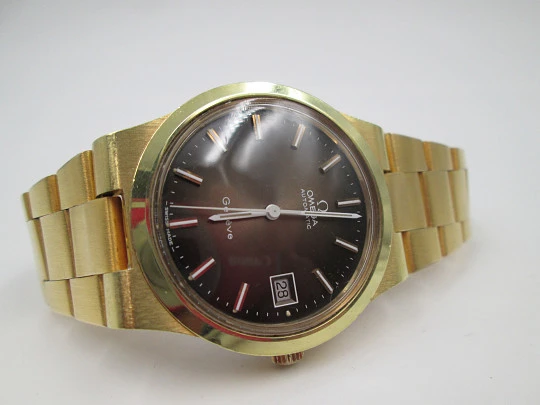 Omega Genève. 20 microns gold plated. Automatic. 1970's. Iridescent dial