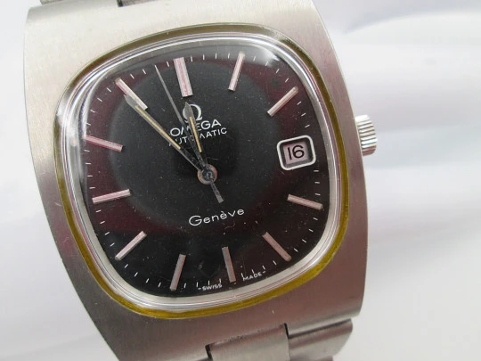 Omega Genève. Acero inoxidable. Automático. Calendario. Dial negro. Brazalete. 1970