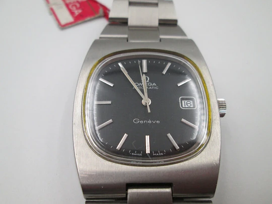 Omega Genève. Acero inoxidable. Automático. Calendario. Dial negro. Brazalete. 1970