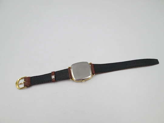 Omega Genève. Chapado oro 20 micras y acero. Automático. Calendario. Correa. 1970