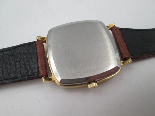 Omega Genève. Chapado oro 20 micras y acero. Automático. Calendario. Correa. 1970