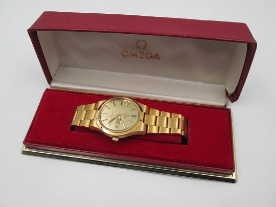 Omega Geneve. Gold plated & steel. Automatic. Calendar. Bracelet. 1970's