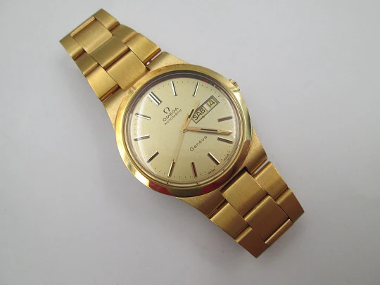 Omega Geneve. Gold plated & steel. Automatic. Calendar. Bracelet. 1970's