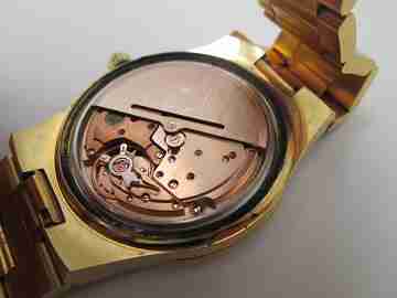 Omega Geneve. Gold plated & steel. Automatic. Calendar. Bracelet. 1970's