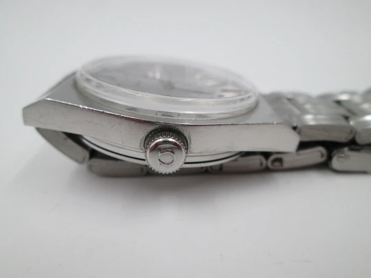 Omega Genève. Stainless steel. 1970's. Date. Automatic. Bracelet. Swiss