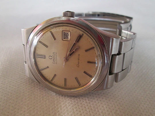 Omega Genève. Stainless steel. Automatic. 1970's. Bracelet. Date