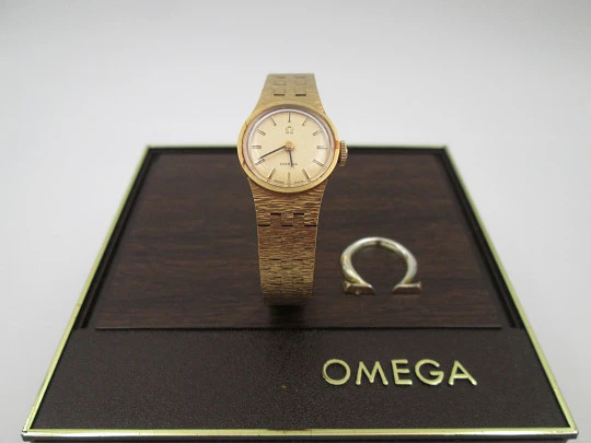 Omega ladie's watch. 20 micron gold plated & steel. Manual wind. Box. 1970's
