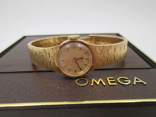 Omega ladie's watch. 20 micron gold plated & steel. Manual wind. Box. 1970's