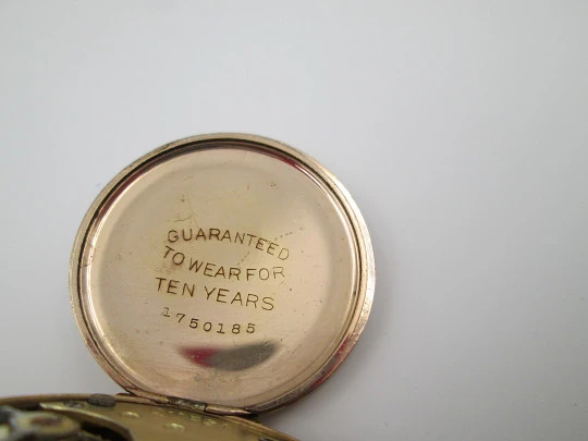 Omega lepine. Metal chapado oro. Cuerda remontoir. Esfera porcelana. Suiza. 1900
