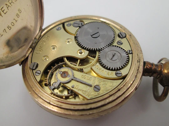 Omega lepine. Metal chapado oro. Cuerda remontoir. Esfera porcelana. Suiza. 1900