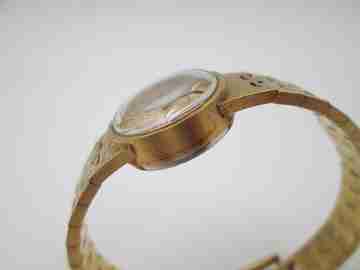 Omega mujer. Chapado oro y acero. Cuerda manual. Brazalete. Estuche. 1970
