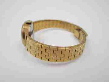 Omega mujer. Chapado oro y acero. Cuerda manual. Brazalete. Estuche. 1970