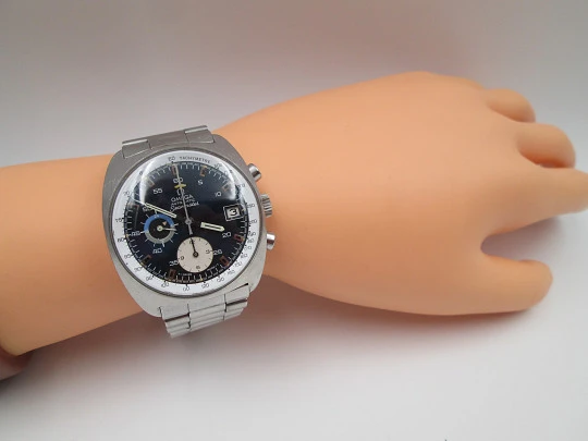 Omega Seamaster automatic chronograph. Stainless steel. Deep blue sphere. 1970's