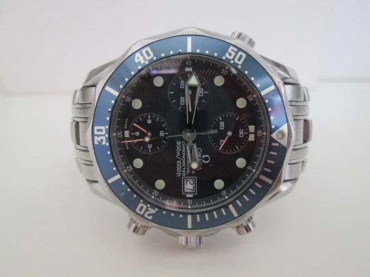 Omega Seamaster Professional Diver chronograph. Blue dial & bezel. 2012