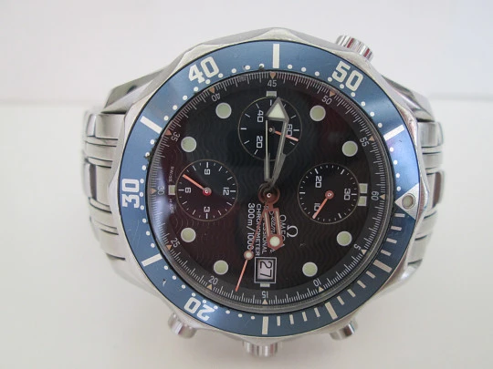 Omega Seamaster Professional Diver chronograph. Blue dial & bezel. 2012