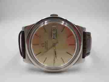 Omega. Acero inoxidable. Cuerda automática. Años 70. Calendario