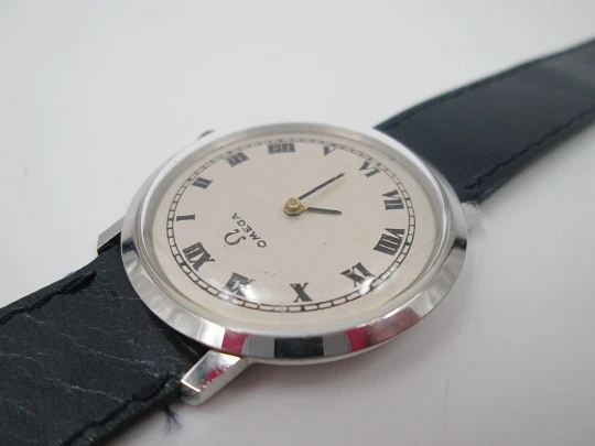 Omega. Stainless steel. 1970's. Manual wind. Strap. 17 jewels. Swiss