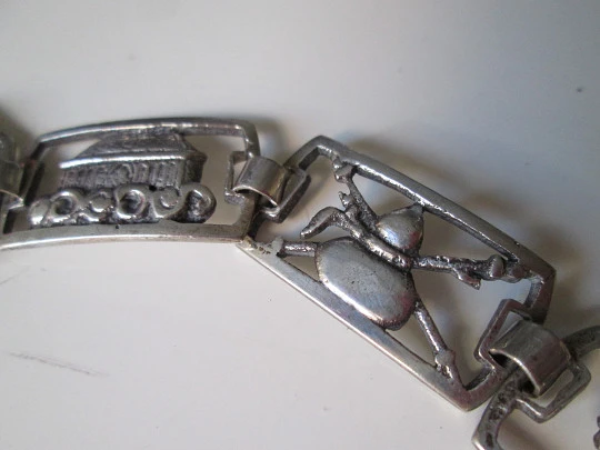 Openwork handmade bracelet. Sterling silver. Santiago Apostle motifs. 1948