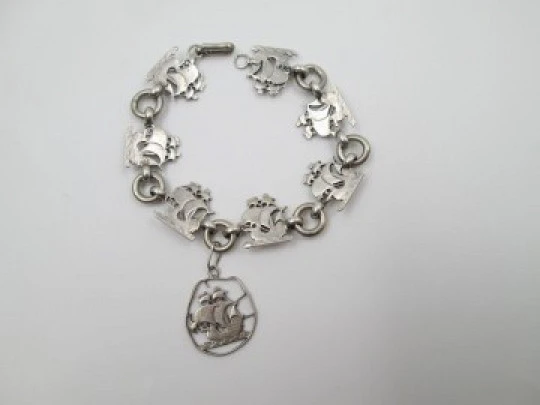 Openwork portuguese coins bracelet. Sterling silver. Caravels. 1950's