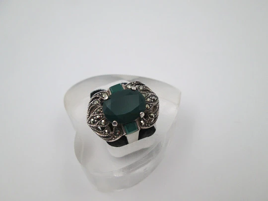 Openwork women's ring. 925 sterling silver. Marcasites & green gems. Europe. 1950's