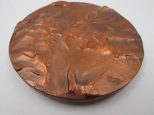 'Opinions of a model' FNMT copper medal. High relief, Héctor Carrión. 1985. Spain