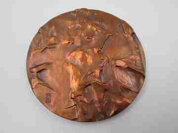 'Opinions of a model' FNMT copper medal. High relief, Héctor Carrión. 1985. Spain