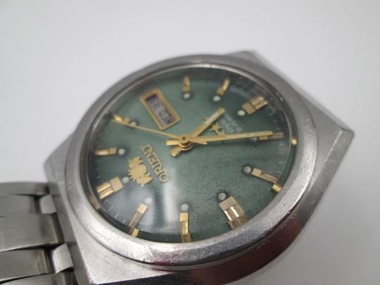 Orient Crystal 3 Stars. Acero. Dial texturizado verde. Calendario. Automático. Brazalete Orient Crystal 3 Stars. Acero. Dial texturizado verde. Calendario. Automático. Brazalete