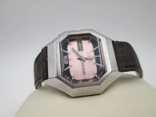 Orient. Steel. Automatic. Date & day. Bitone dial. Octagonal case. 1970's