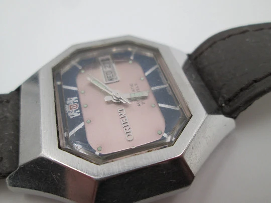 Orient. Steel. Automatic. Date & day. Bitone dial. Octagonal case. 1970's