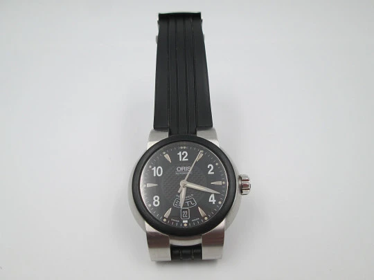 Oris TT1. Steel. Date & day. Automatic. Rubber strap and bezel. Exhibition back