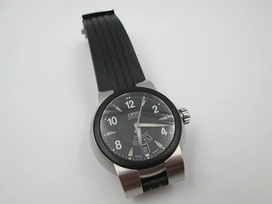 Oris TT1. Steel. Date & day. Automatic. Rubber strap and bezel. Exhibition back