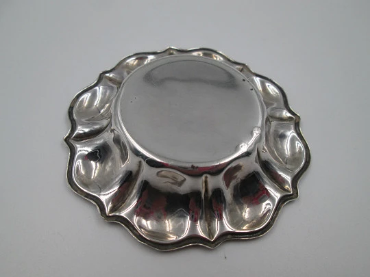 Ornate small tray. 925 sterling silver. Round shape. Hallmarks. Lobed edge. Spain. 1980's