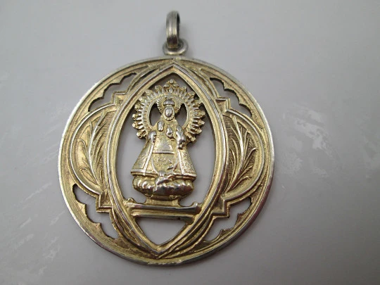 Our Lady of the Pillar openwork medal. Vermeil sterling silver. 1930's