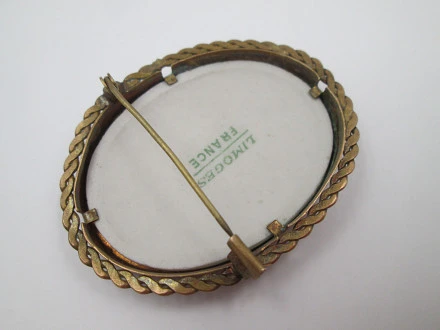 Broche Ovale En Laiton Et Porcelaine De Limoges - Décor Profil De Femme, Vintage XXème Siècle, Occasion