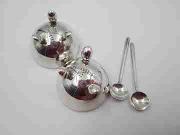 Pair salt shakers. 900 sterling silver. Footed bowlsm shape. El Salvador. 1980's