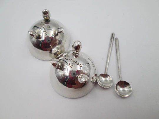 Pair salt shakers. 900 sterling silver. Footed bowlsm shape. El Salvador. 1980's