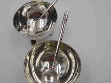 Pair salt shakers. 900 sterling silver. Footed bowlsm shape. El Salvador. 1980's
