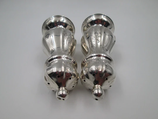 Pair table salt shakers. 925 sterling silver. Floral & vegetal motifs. Spain. 1960's