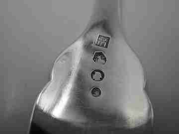 Pala para servir tarta. Metal plateado. Motivos florales y vegetales. Inglaterra. 1930
