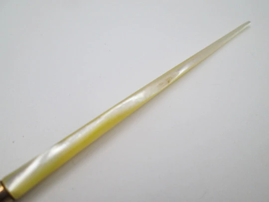 Palillero / Portaplumas A. W. Faber. Nácar y chapado oro. Alemania. 1880