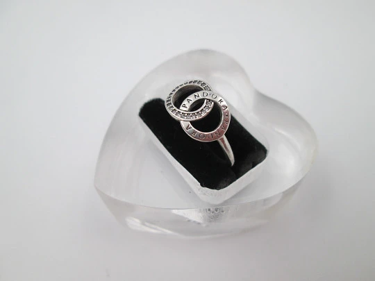 Pandora women's openwork ring. 925 sterling silver and rhinestones