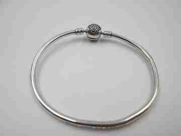 Pandora women's oval bangle. 925 sterling silver. Hidden clasp sphere