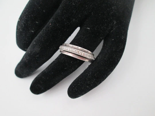 Pandora women's ring. 925 sterling silver and white rhinestones. Denmark. 2000's