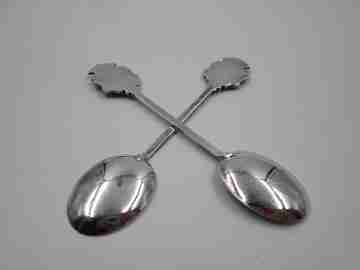 Pareja cucharas. Plata de ley y esmalte colores. Escudo Noya. Años 80